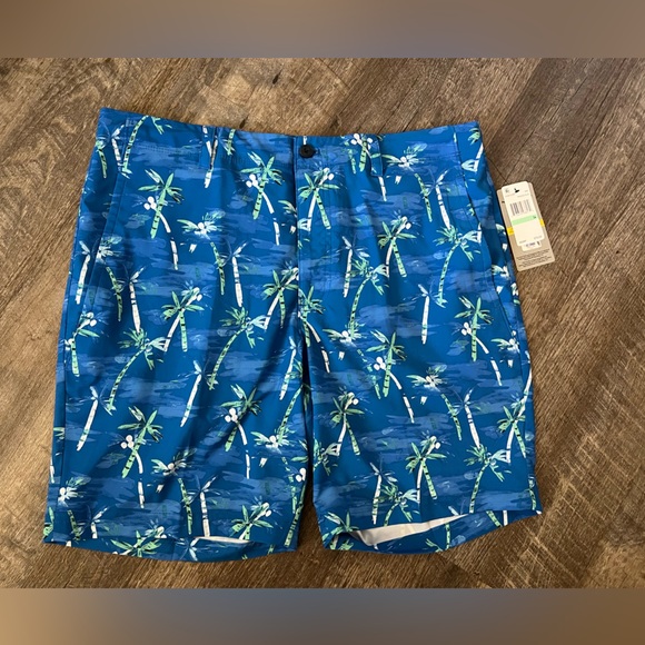 PGA TOUR S/S Button-Up Shirt and 8" Moisture Wicking Golf Short Set- L/34 - Picture 7 of 13